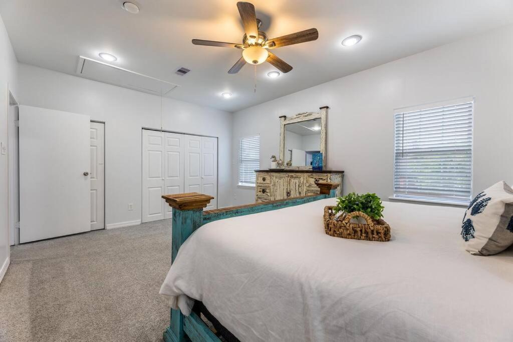 5/3 With A Heated Pool 2 Min From Beach, Updated Galveston Exterior foto